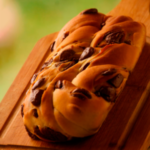 Babka chocolate preto com raspas de laranja